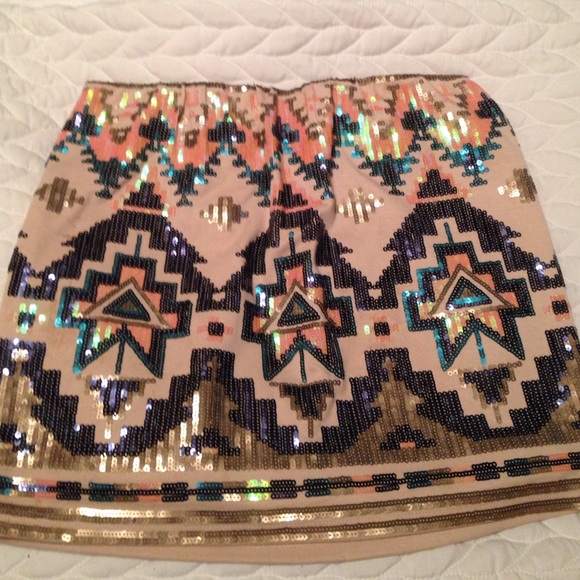 Sequin mini skirt - tribal pattern
