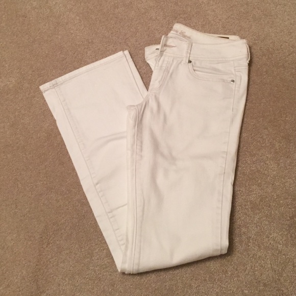 White American Eagle jeans