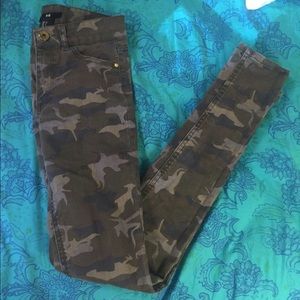 H&M Camo jeans