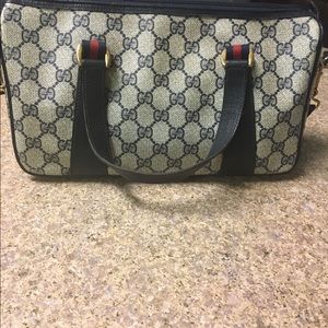 Authentic vintage Gucci shoulder bag.  1984