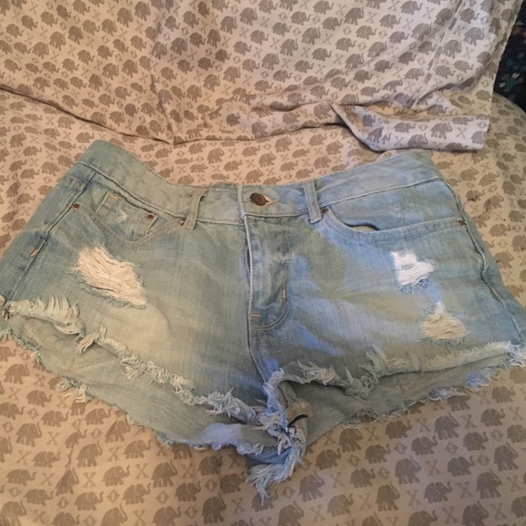 Shorts - Picture 1 of 2