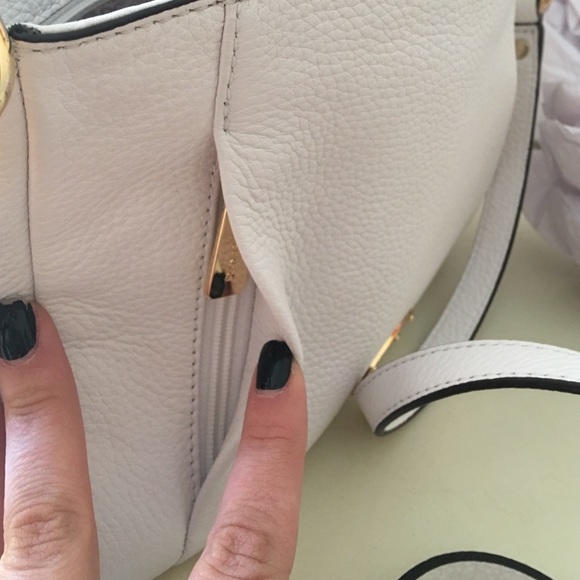 🚫SOLD🚫 Michael Kors Hallie Crossbody - Picture 4 of 4