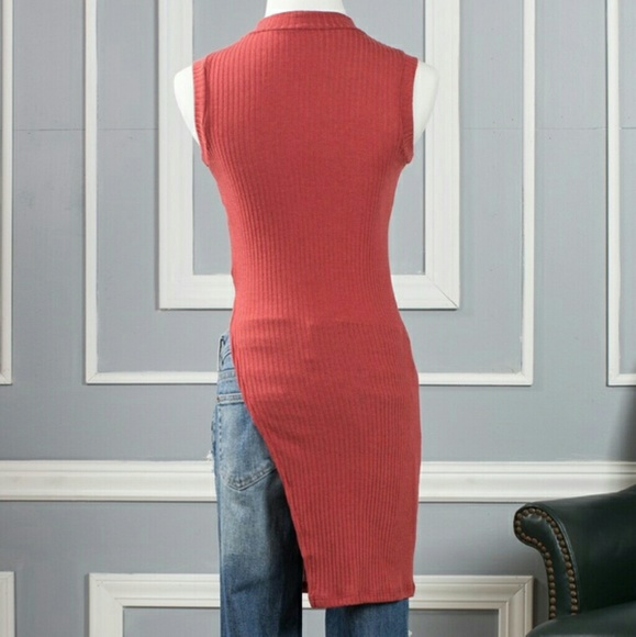 ⭐NEW! Ribbed Side Slit Tank Top - Picture 3 of 4