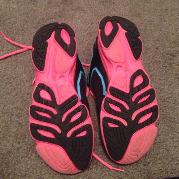 pink and blue under armour shoes