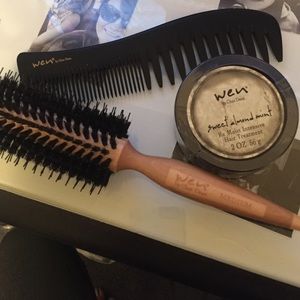 Sealed Wen hair treatment and two Wen brushes