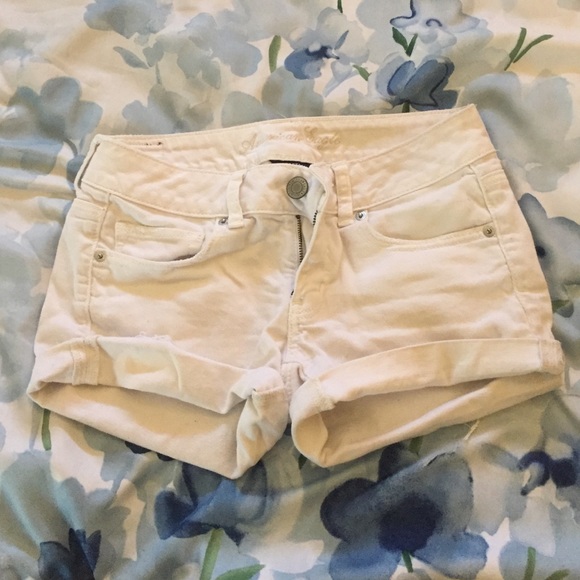 AEO white shorts