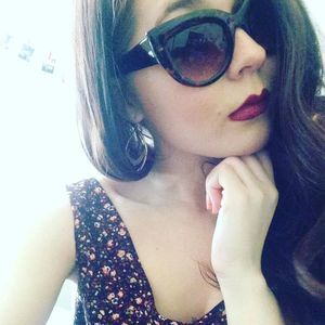 Meet your Posher, Alicia