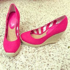 BCBG pink wedges size 7.5