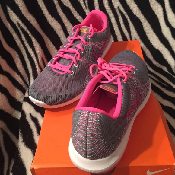 💕Nike Flex Fury 💕 - Picture 2 of 4