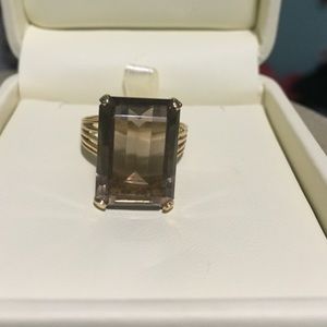 Smoky quartz set in 10k yellow gold size 8