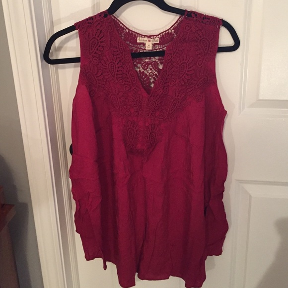 maroon blouse - Picture 1 of 2