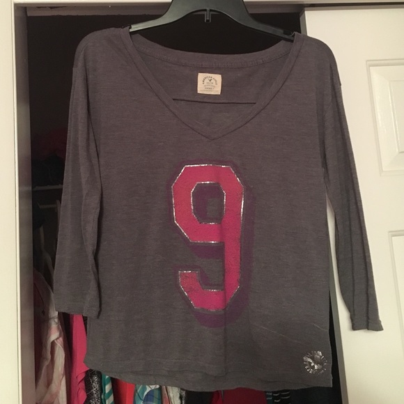 AMERICAN EAGLE QUARTER LENGTH TEE