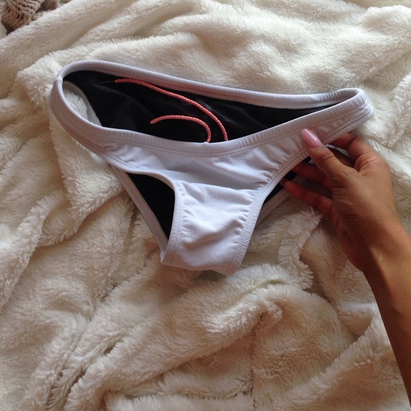 white jolyn bottoms🌊🌊