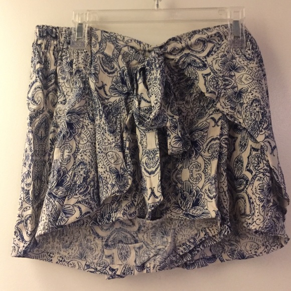 NWT Francesca's Blue & White Floral Shorts