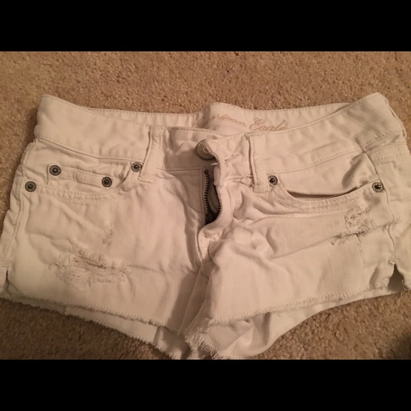 American eagle white shorts
