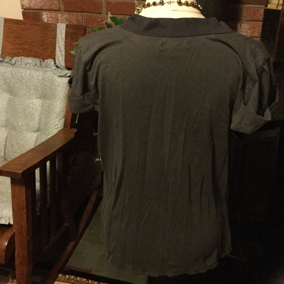 SALE! Banana Republic Grey V Neck Top 😍 - Picture 4 of 4