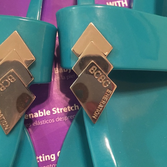 BCBG SANDLE - Picture 2 of 4