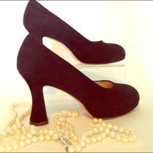 HP🎉🎉 🎉Marchez Vous Suede Pump Italy🇮🇹