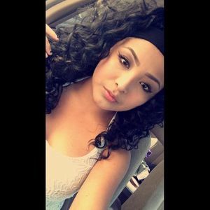 Meet your Posher, Victoria