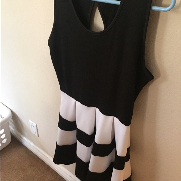 Black and white dress. Never worn
