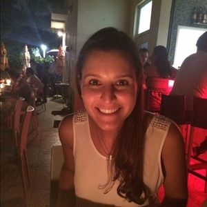 Meet your Posher, Adriana