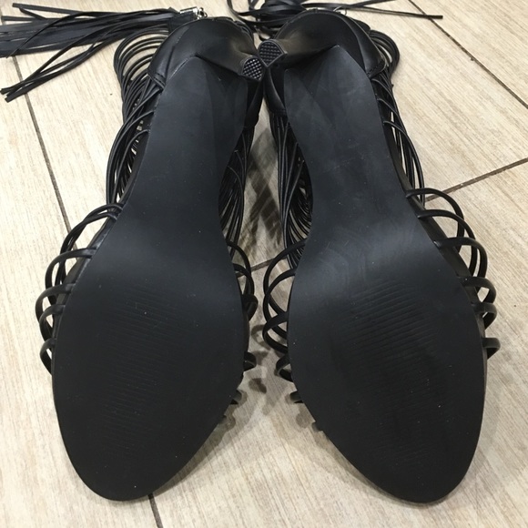 JustFab strappy fringed black 5" heel - Picture 4 of 4