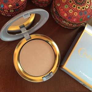 MAC Cinderella Beauty Powder