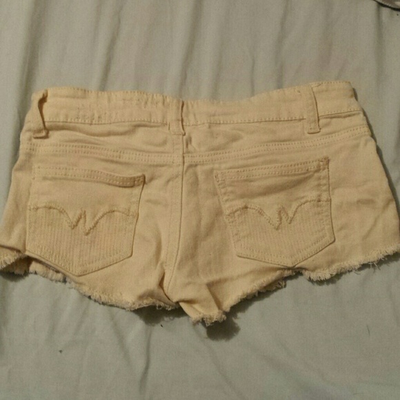 Wet seal shorts - Picture 2 of 2
