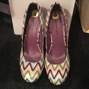 Madden girl chevron pumps size 9