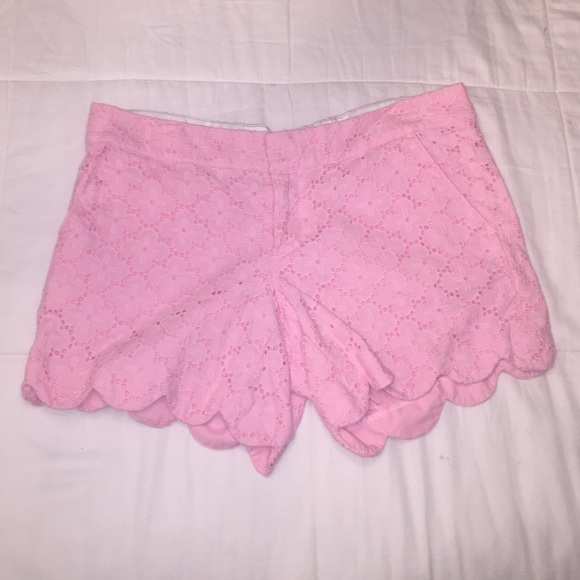 Lilly Pulitzer Buttercup scalloped lace shorts