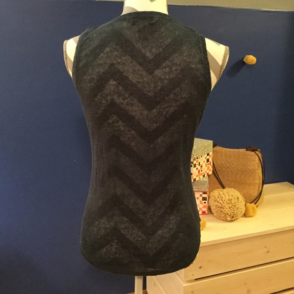 Linen Tank Top - Picture 3 of 4