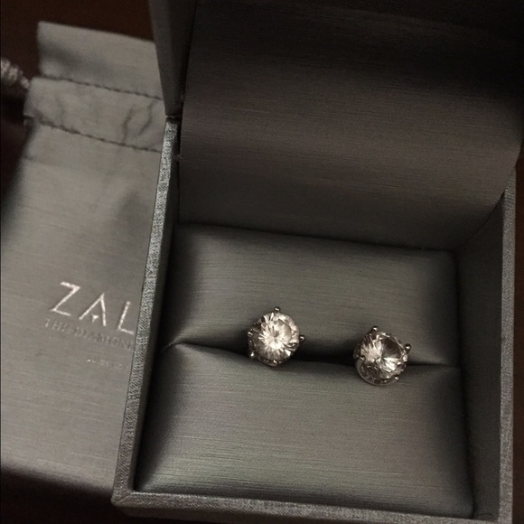 Zales 4.5 carats genuine white Topaz solitaires