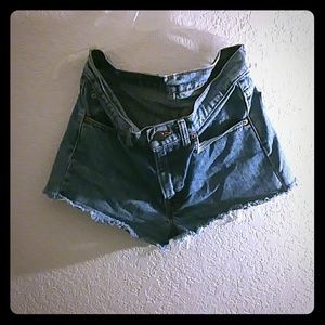 Levi's High waisted Jean shorts