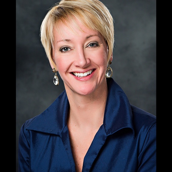 Meet your Posher, Furbished - Picture 2 of 3