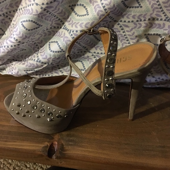 Light grey high heels. Schutz. Brand new. - Picture 2 of 4