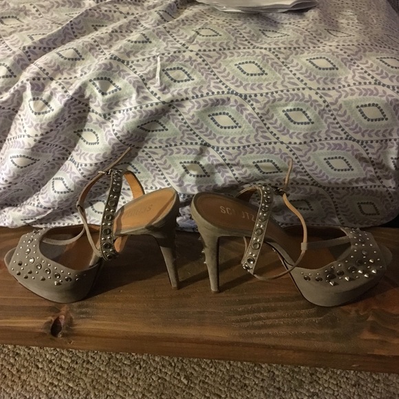 Light grey high heels. Schutz. Brand new. - Picture 3 of 4