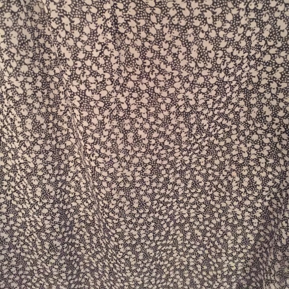 black patterned blouse - Picture 2 of 2