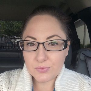 Meet your Posher, Adrienne