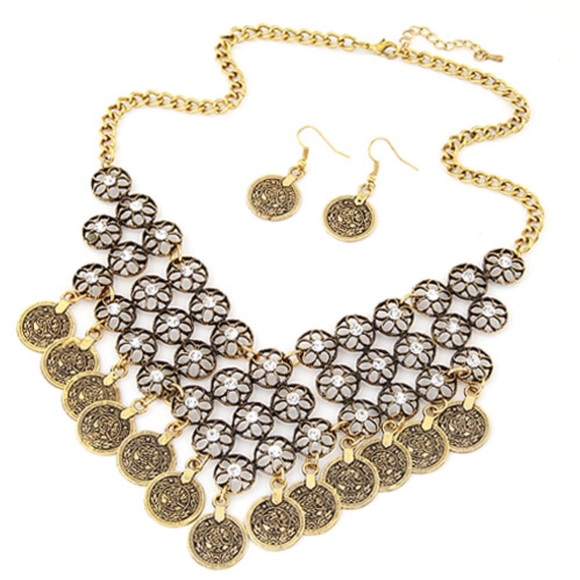 Jewelry - 💲FIRM💲Gold Toned Bohemian Coin Necklace Set