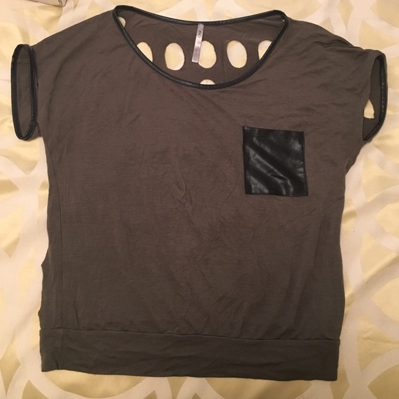 OLIVE TEE💚