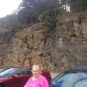 Meet your Posher, Deborah