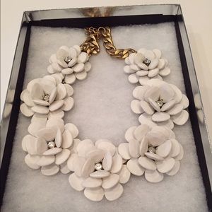 Jcrew white wood flower necklace