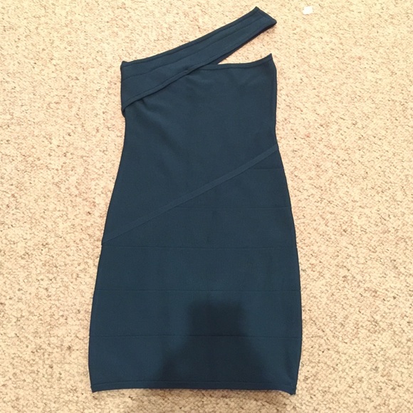 Bebe dress