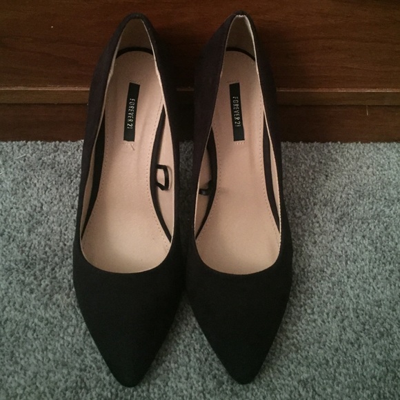 Heels - Picture 2 of 3