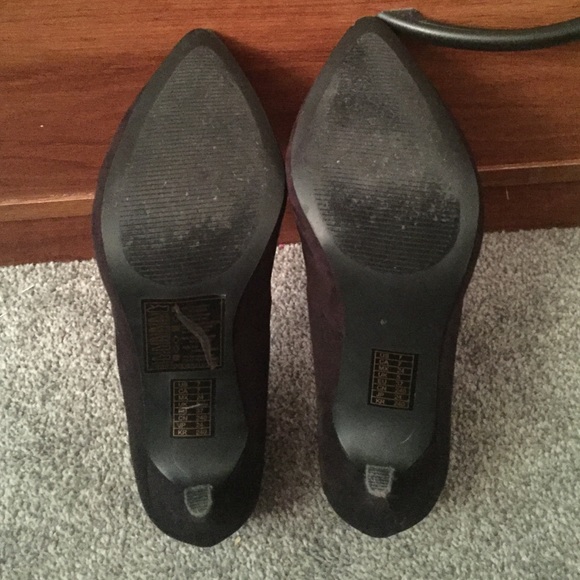 Heels - Picture 3 of 3