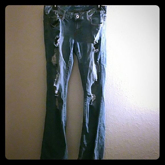 Destroyed jeans