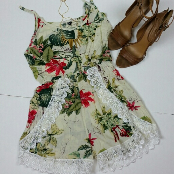 Beige Tropical Lace Romper - Picture 2 of 2