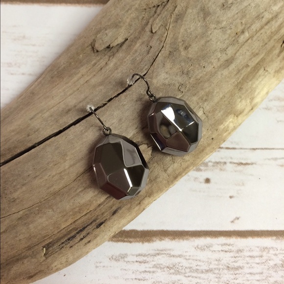 Premier Designs Mirror Finish Dangle Earrings