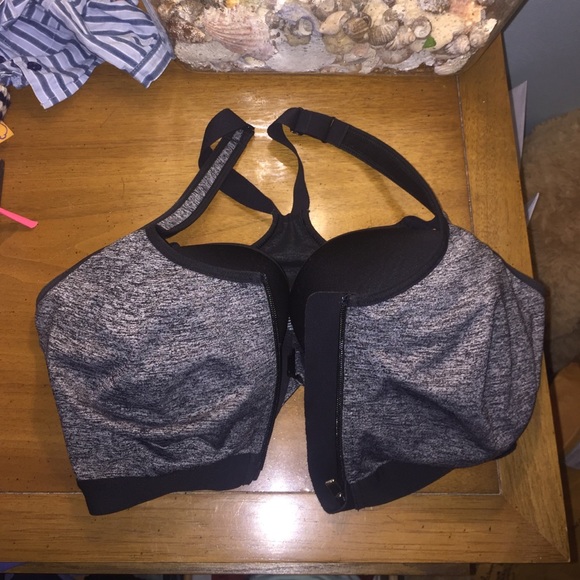 Victoria's Secret 34 DDD sports bra