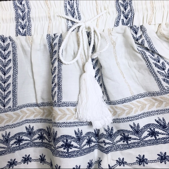 Sadie & Sage 🐝 shorts - Picture 3 of 4